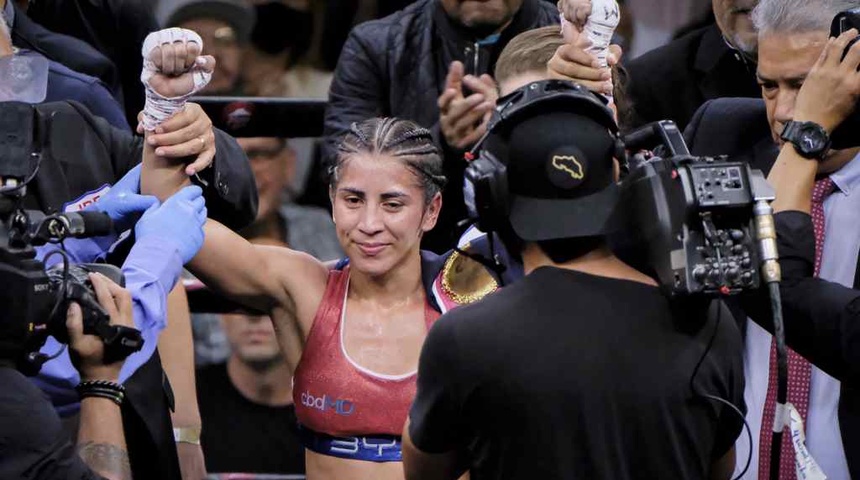 La campeona de boxeo Yokasta Valle espera seguir motivando a las mujeres en 2023