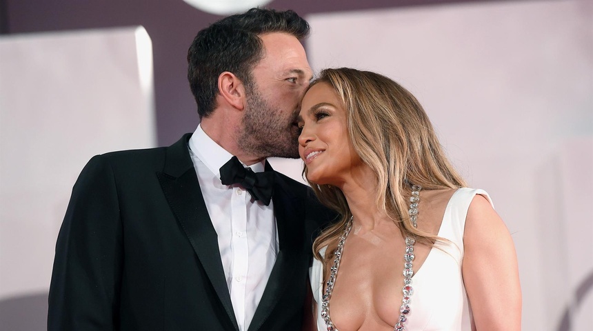 Ben Affleck y Jennifer López se dan el sí quiero ante familia y celebridades