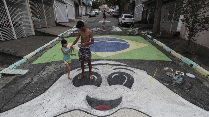 Los brasileños ya decoran las calles para el Mundial de Qatar