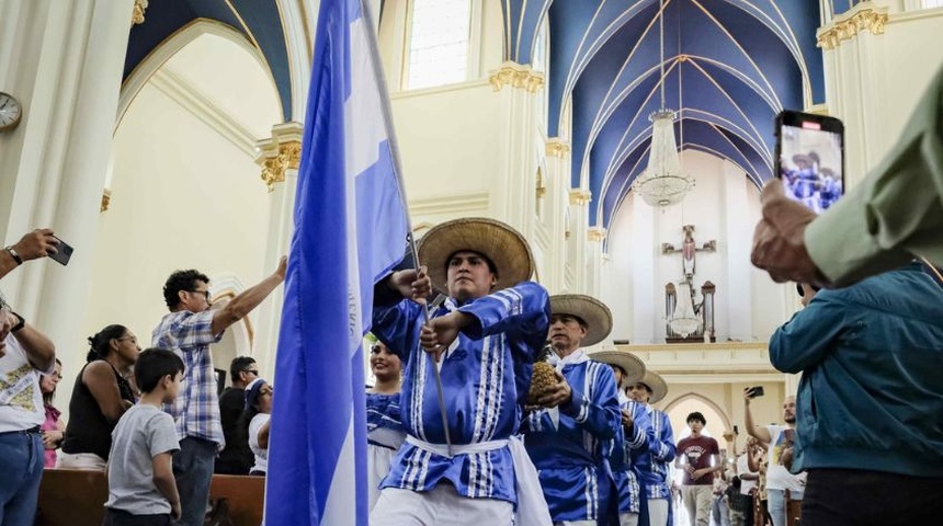 Opositores nicaragüenses rememoran en Costa Rica aniversario de la rebelión contra Ortega