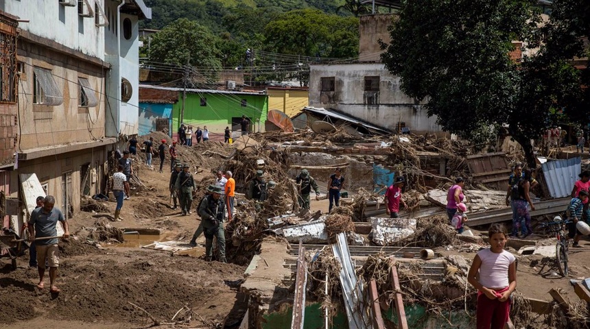 Aumenta a 50 el número de fallecidos por el deslave en la zona central de Venezuela