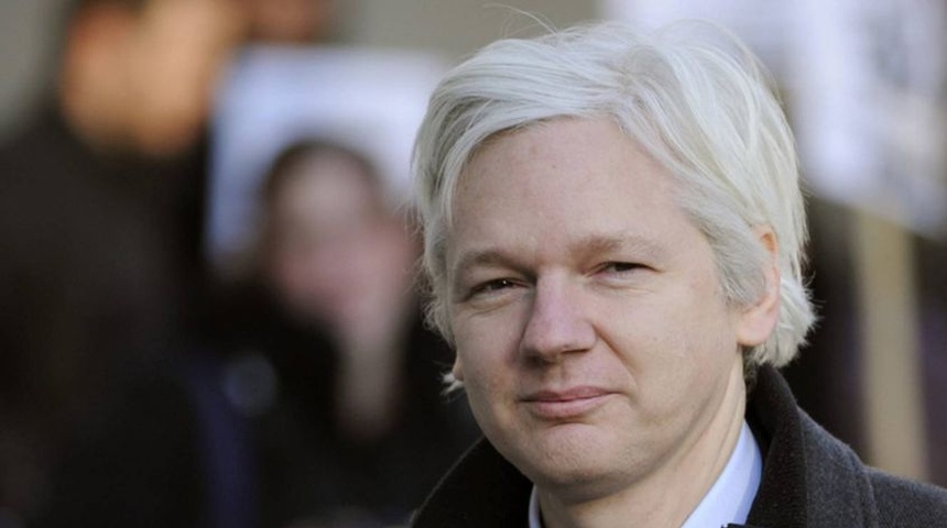 WikiLeaks anuncia que Julian Assange abandonó el Reino Unido tras ser excarcelado