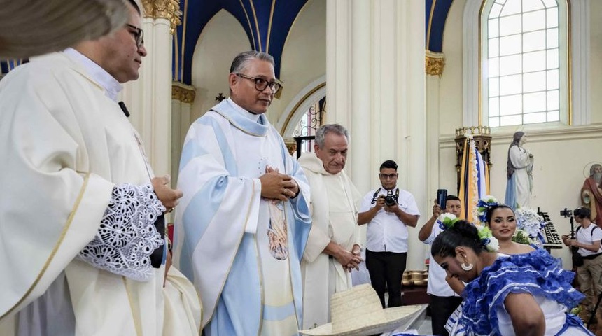 Sacerdote Uriel Vallejos critica "ambición" y "egoismo" de líderes opositores de Nicaragua