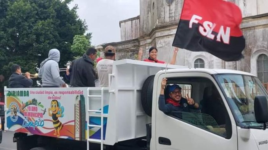 Sandinistas celebran Día de la Alegría con poca gente y paseando el nuevo camión de la basura en Diriamba