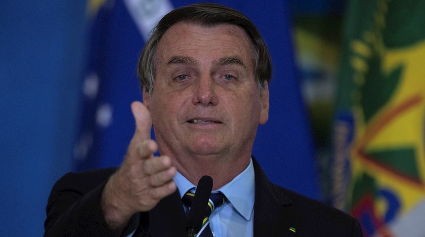 Multan a Bolsonaro por provocar aglomeración en plena pandemia