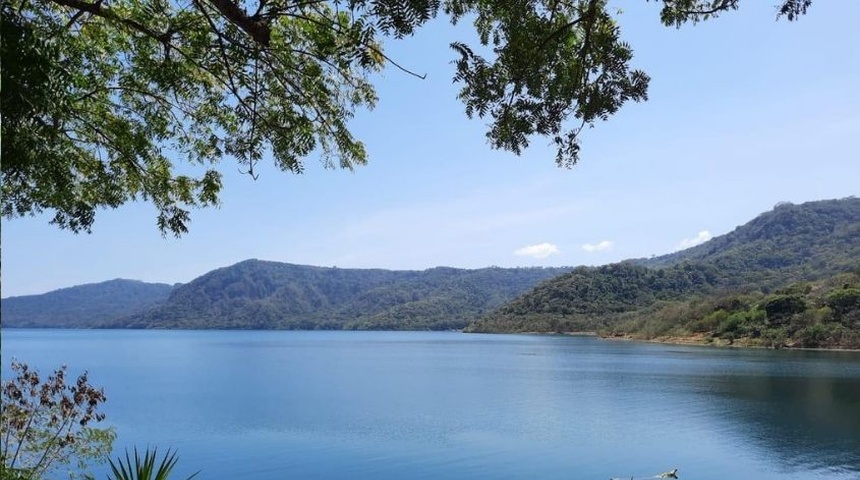 Régimen en Nicaragua toma propiedad de Mónica Baltodano en Laguna de Apoyo, Masaya