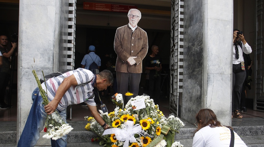 Medellín expresa su amor a Fernando Botero con un homenaje en su emblemática plaza