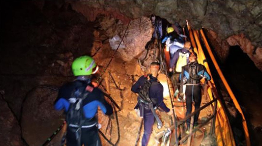 Rescate en Tailandia: evacuan a los primeros niños de la cueva