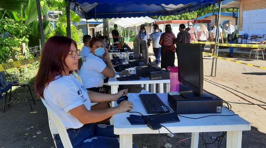 Urnas Abiertas: uso de recursos públicos por parte del FSLN y coacción del voto