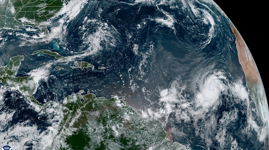 Ida sigue azotando el noreste de EE.UU., mientras se forma el huracán Larry