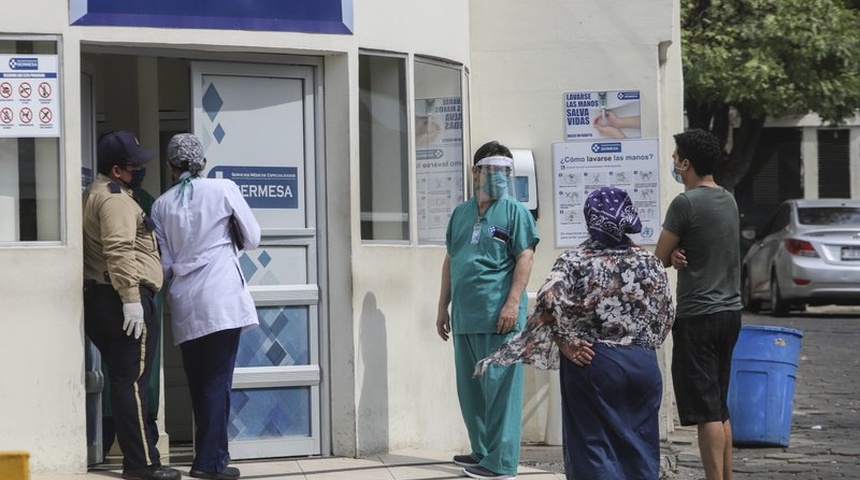 Rosario Murillo anuncia vacunación a trabajadores de la salud, se desconoce si incluye a los privados