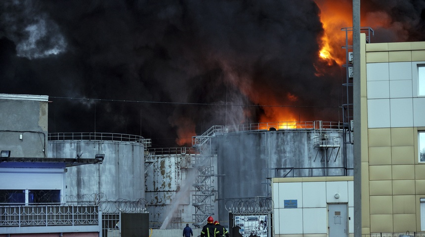 Rusia destruye dos refinerías ucranianas en menos de 24 horas