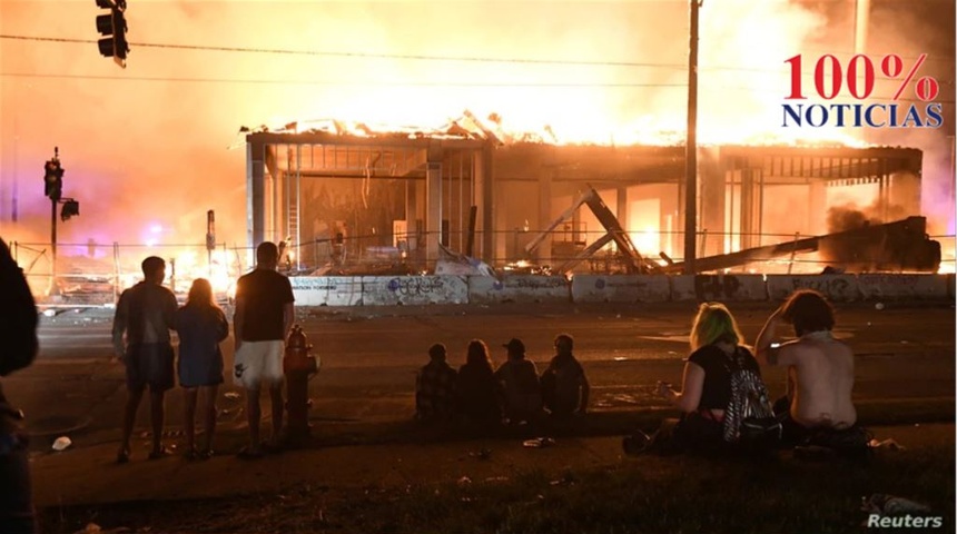 En Minnesota, segunda noche de protestas por muerte de hombre negro bajo custodia policial