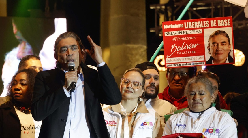 Candidatos colombianos apuran cierre de campaña en plazas a una semana de las elecciones