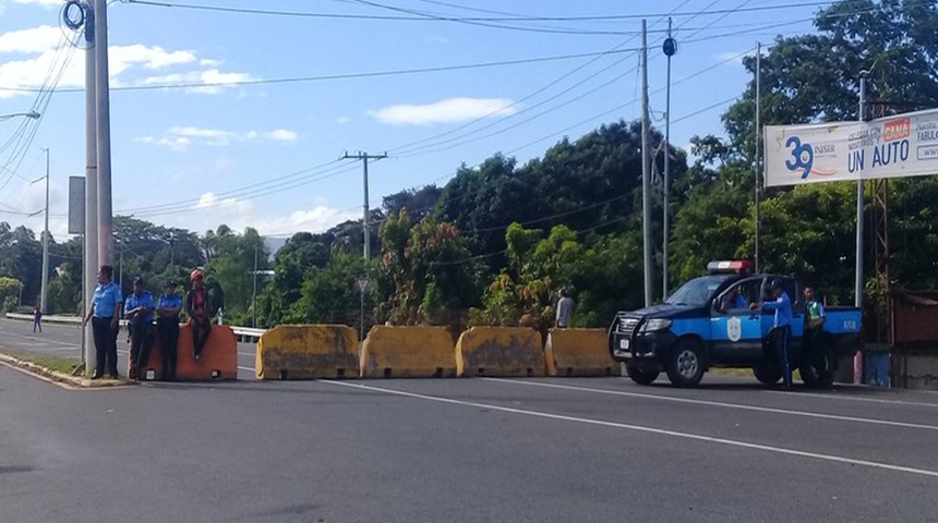 Cierran vía hacia Las Piedrecitas por construcción de paso a desnivel