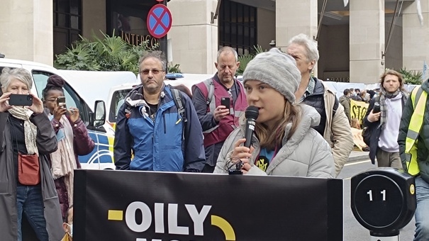 activista greta thunberg detemida protesta londres