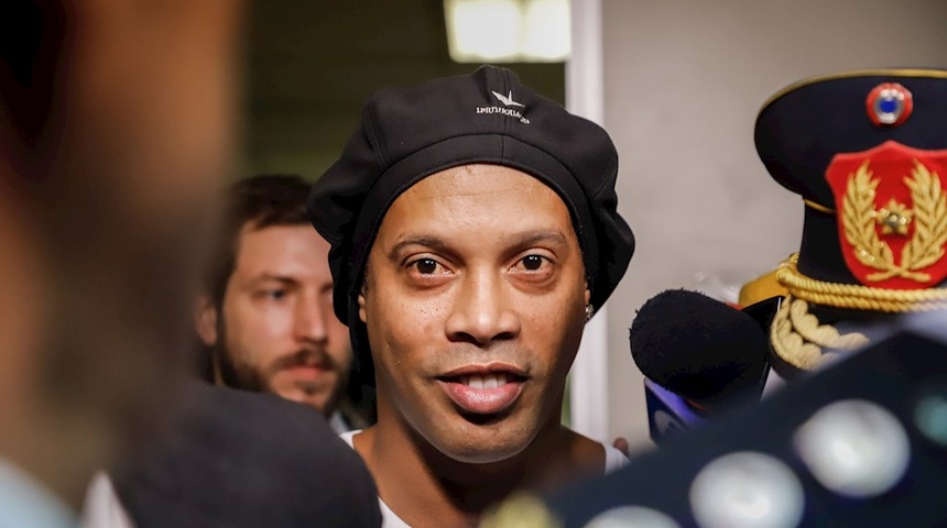 Fallece de covid-19 la madre del exfutbolista brasileño Ronaldinho Gaúcho