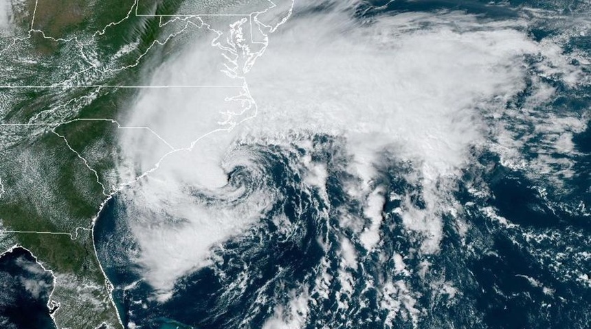 Tormenta tropical Ophelia toca tierra en Carolina del Norte con fuertes vientos