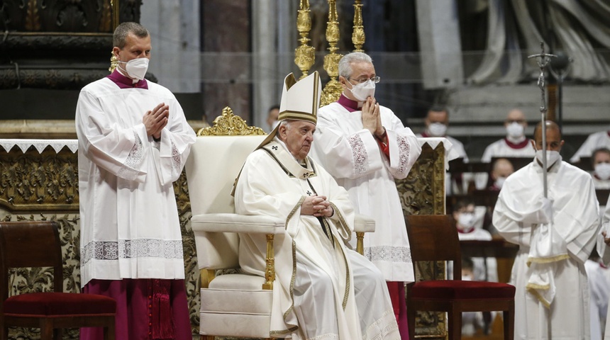 El papa advierte en la misa Crismal a los curas de la mundanidad