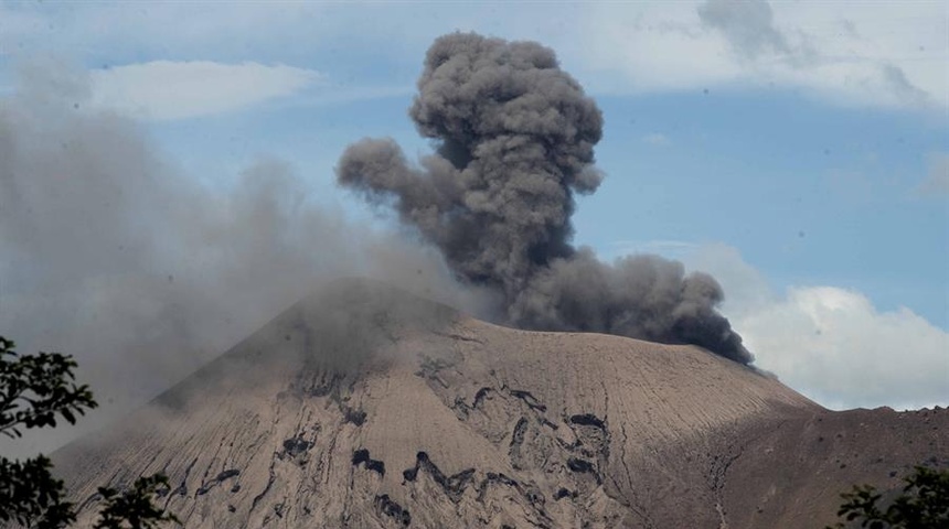 Actividad eruptiva de volcán en Nicaragua, entre el espectáculo y leves daños