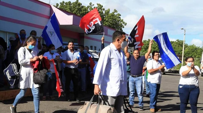 Como si fuera un carnaval, médicos sandinistas hacen proselitismo con ayuda a damnificados de huracanes