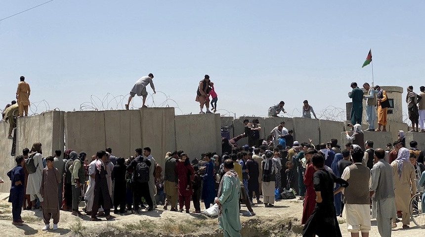 Kabul: seis personas muertas por el caos en el aeropuerto, según testigos