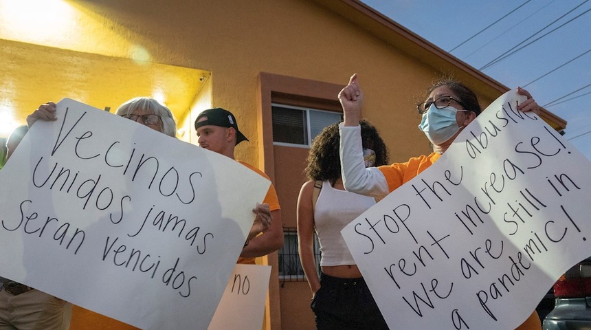 Hispanos en Florida protestan por subida del alquiler y posible desalojo