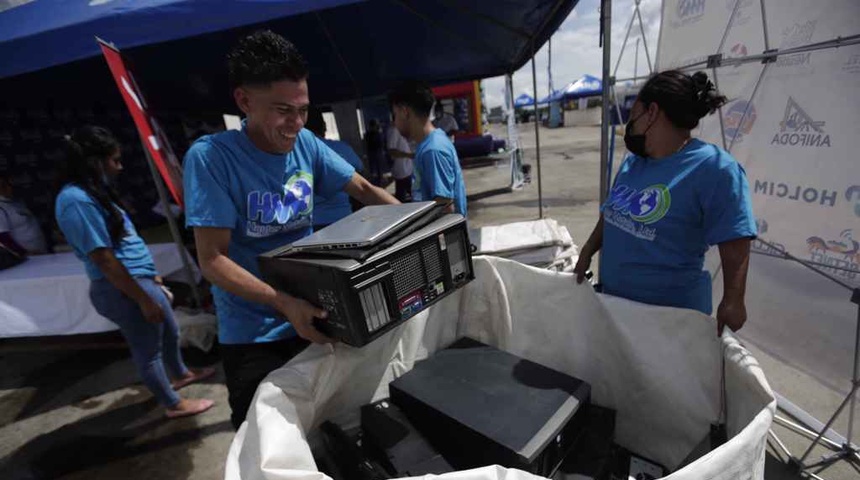 Empresas de Nicaragua recolectan residuos electrónicos para educar a la niñez