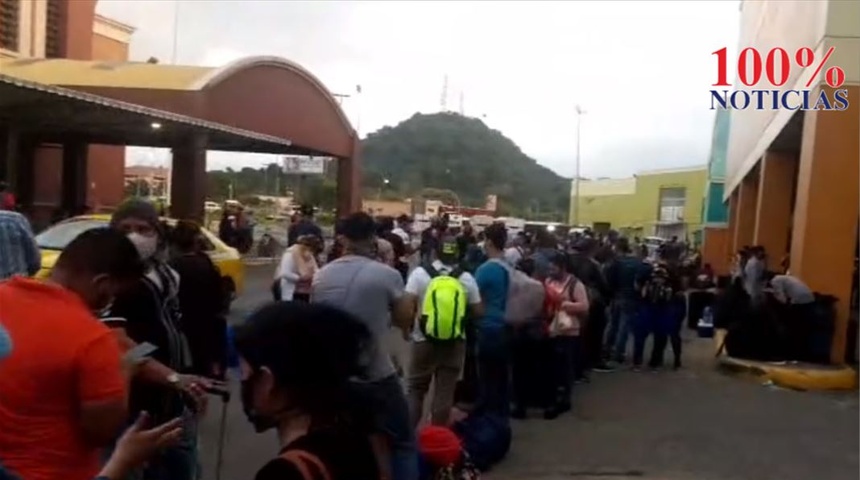 Nicas en Panamá hacen fila para regresar a Nicaragua