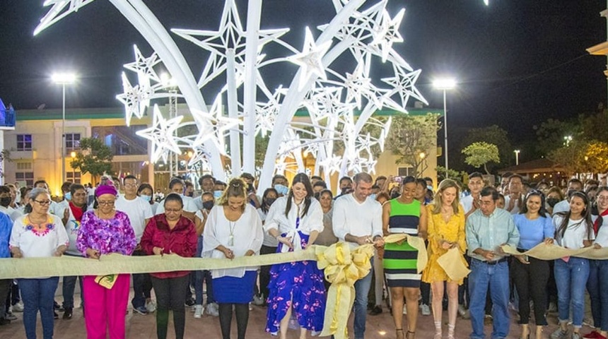 Laureano y Camila Ortega inauguran "Plaza de la Soberanía", mientras aliado ruso invade Ucrania