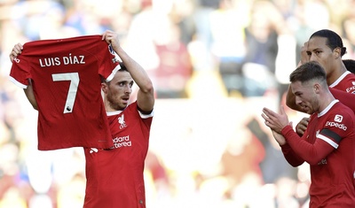 homenaje luis diaz tras gol jota