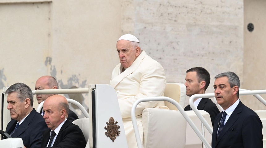 Papa Francisco preside el Domingo de Ramos tras su hospitalización