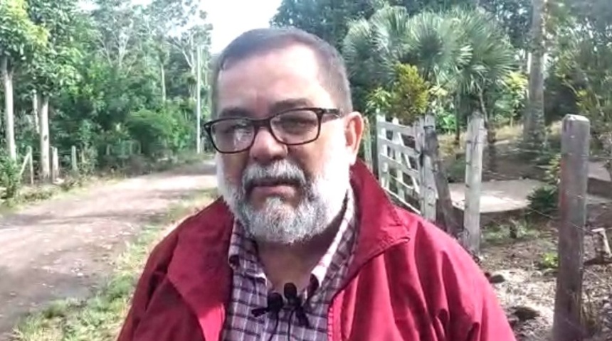 Padre Eliar Pineda denuncia campaña  en su contra, lo señalan de ser supuesto "tesorero de armados"