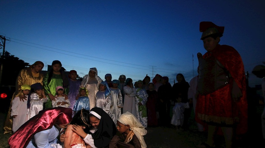 Realizan viacrucis infantil por el fin de la pandemia y femicidios