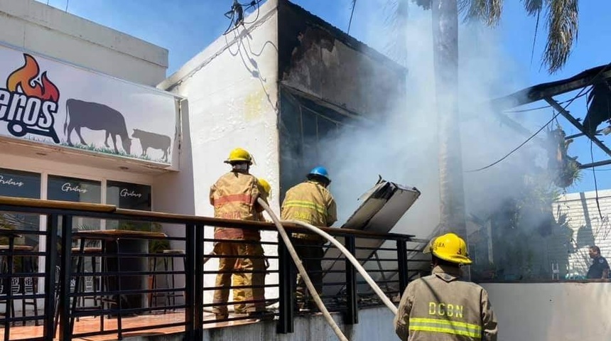 Incendio consume parcialmente dos locales en zona rosa de Managua