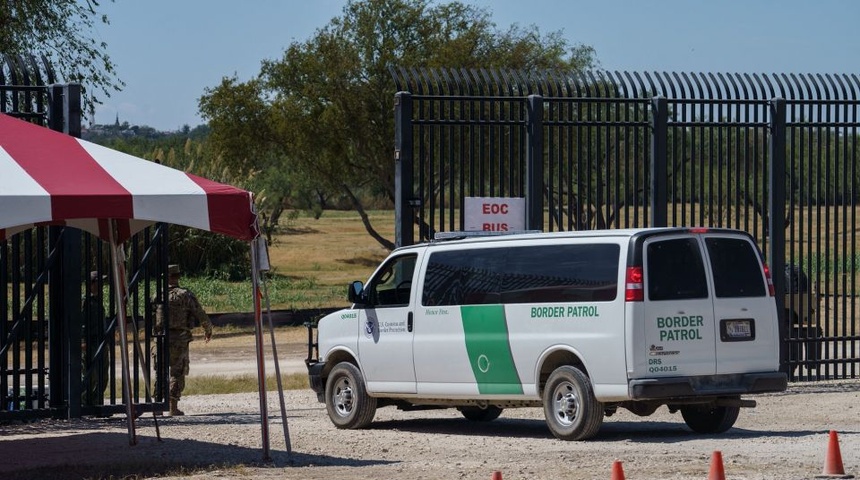 Detienen a 21 inmigrantes en casa de seguridad de EEUU, entre ellos nicaragüenses