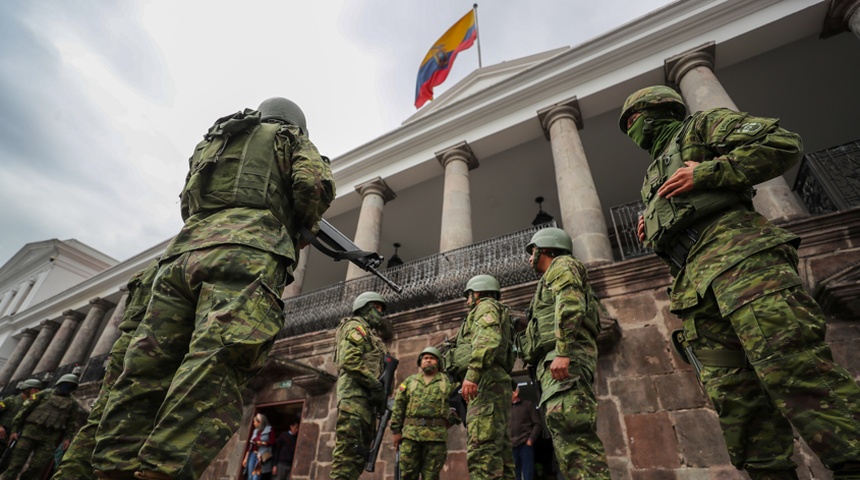 El presidente de Ecuador declara conflicto armado interno y pide acción militar