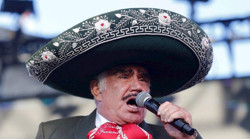 Vicente Fernández vuelve a terapia intensiva por problemas respiratorios