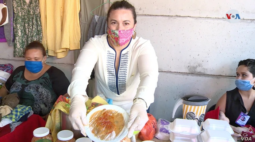 Tradiciones ayudan a nicaragüenses exiliados en Costa Rica a vivir Navidad con menos nostalgia