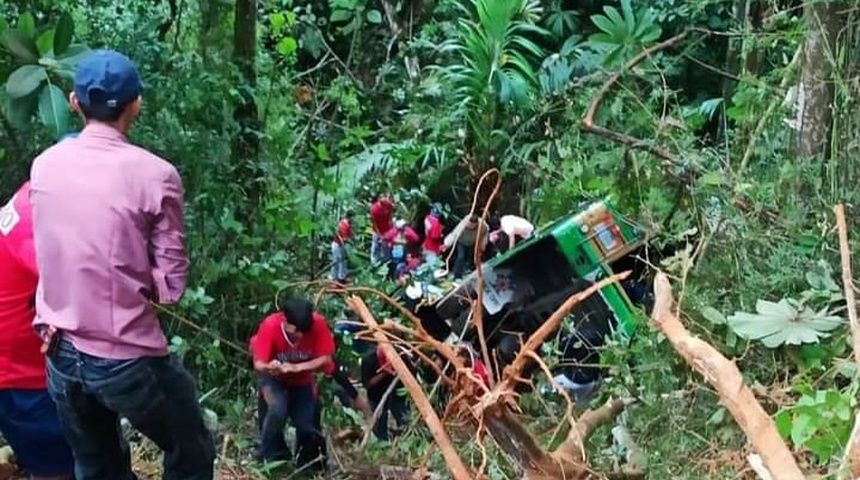 Autobús se precipita a barranco en Chontales, se reportan muertos y heridos