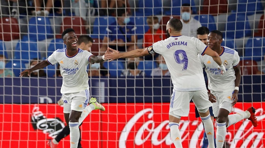 Atlético ya marca la pauta; Vinicius alivia el tropiezo del Real Madrid