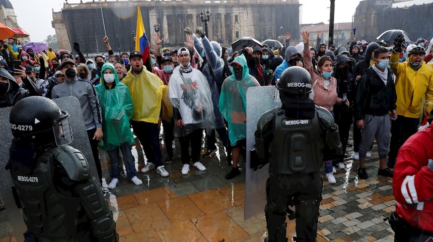 Congresistas de EE.UU., inquietos por el uso de la fuerza en las protestas en Colombia