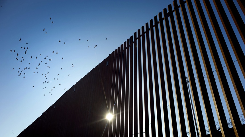 Muro de Trump aumentó las muertes y los heridos en la frontera con México