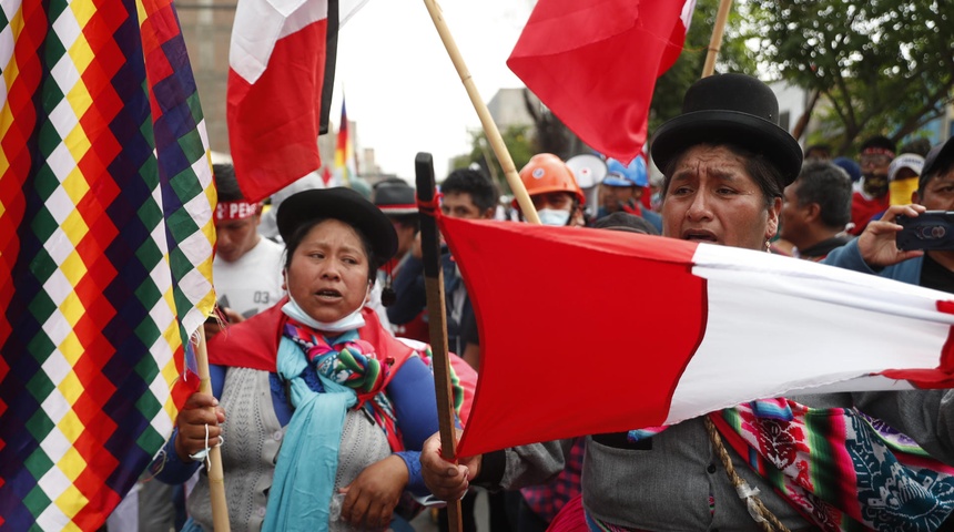 Suben a 60 los muertos en protestas en Perú, tras una nueva víctima en Puno