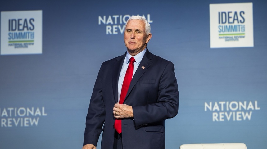 Mike Pence planea anunciar su candidatura presidencial la semana que viene, según medios