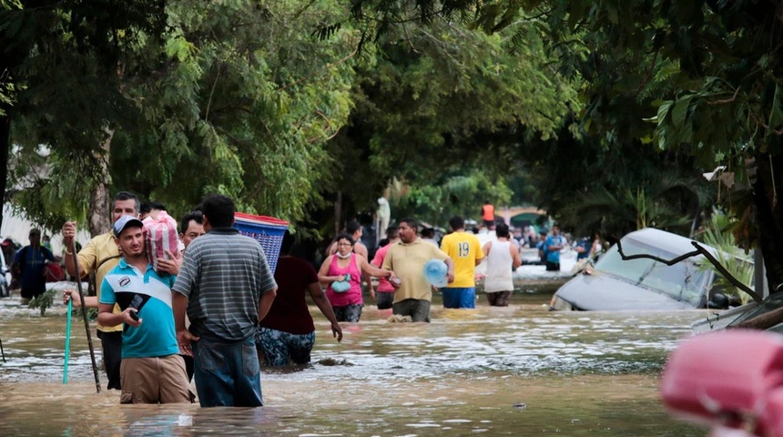 Honduras lanza plan de reactivación económica por pandemia y tormenta Eta