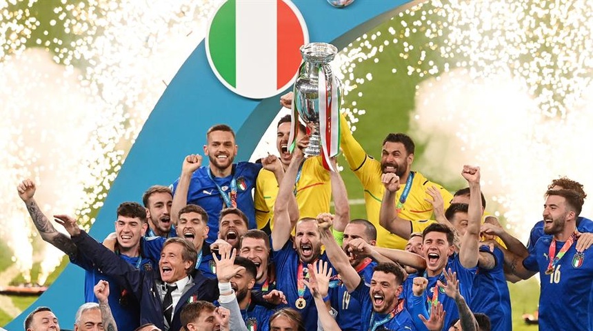 Italia encuentra la gloria en los penaltis, gana Eurocopa ante Inglaterra