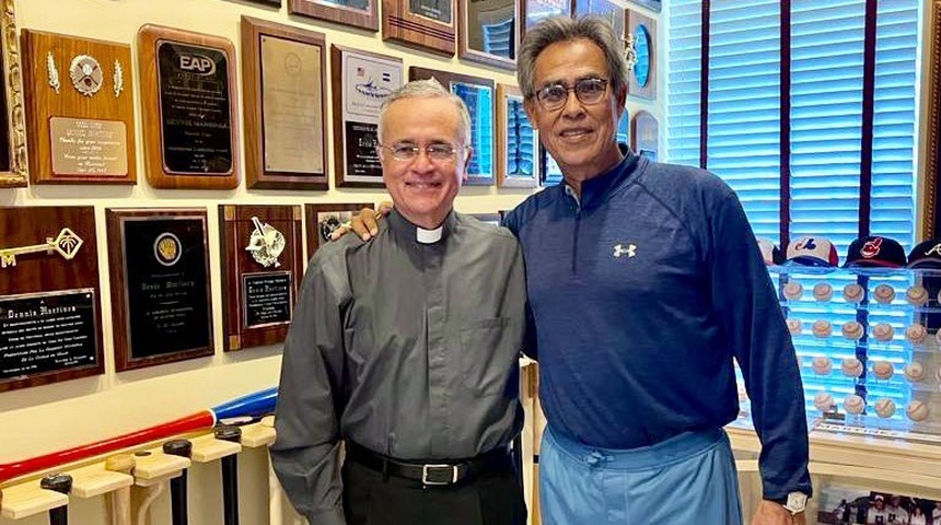 Monseñor Silvio Báez y Dennis Martínez se reunen para hablar de la situación de Nicaragua