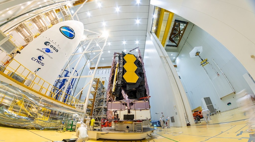 El telescopio James Webb inicia en el espacio el reto del desdoble de su espejo principal