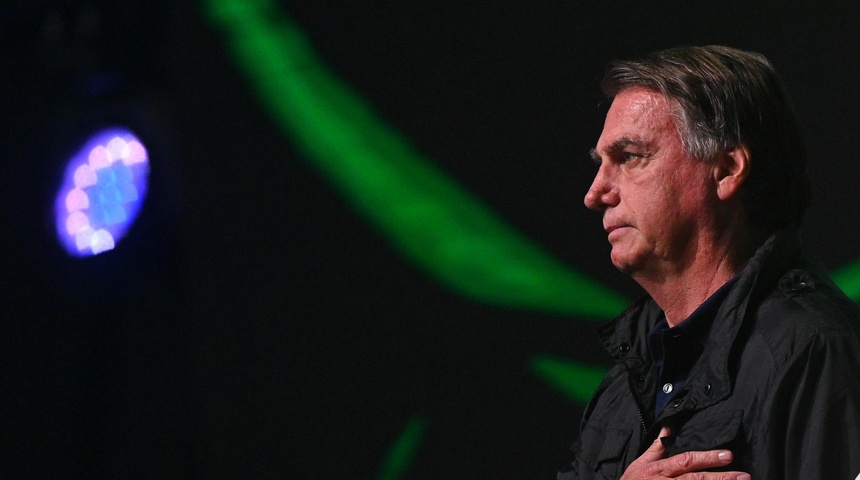 Bolsonaro dice que la derecha está unida ante una multitud que pide su regreso al poder